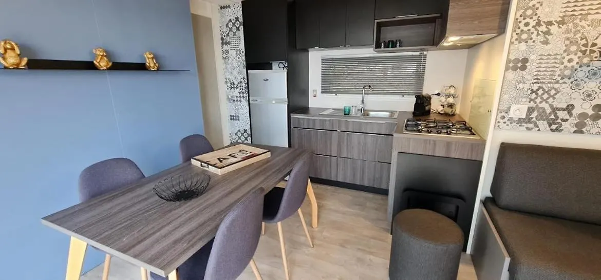 Bungalow Mobile Home De Luxe Vue Mer Saint-Raphael 4 Personnes 0*, Saint-Raphael (Var)